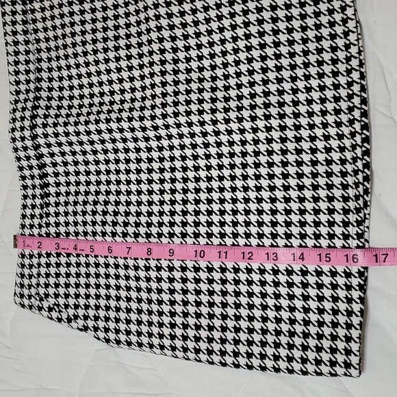 FOREVER 21 Printed Mini skirt L NWOT❤ black/white - Picture 4 of 7